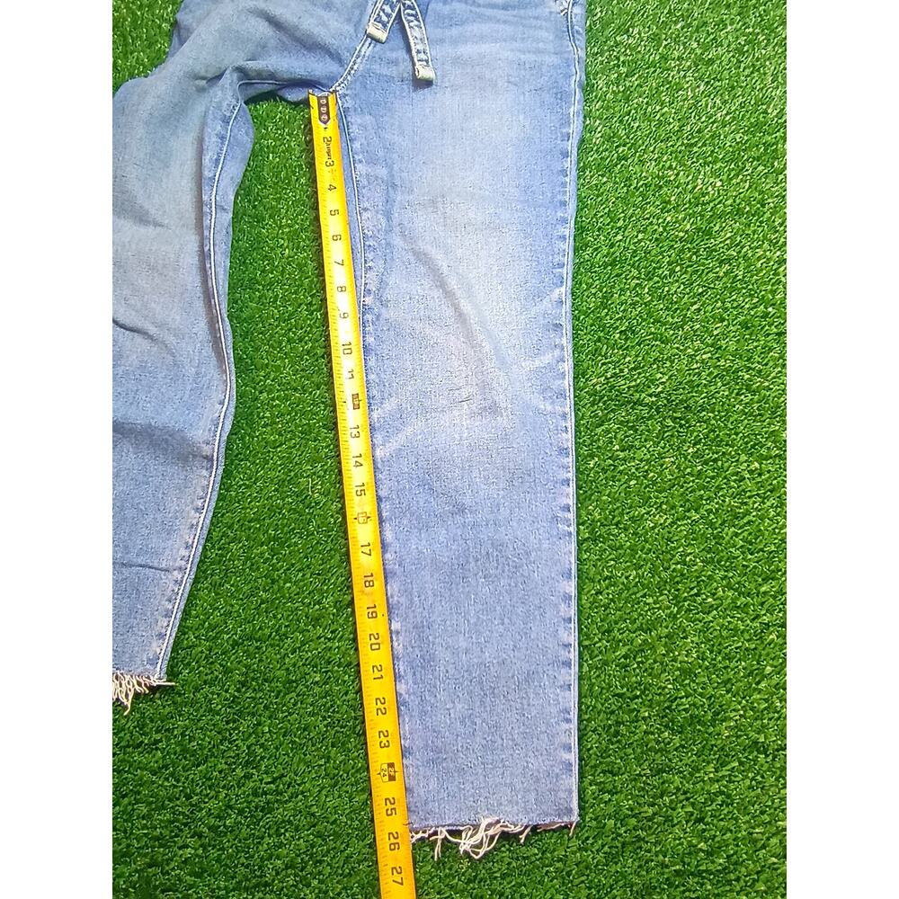 Hollister Ultra High-Rise Mom Jeans - Vintage Stretch - Picture 4 of 7